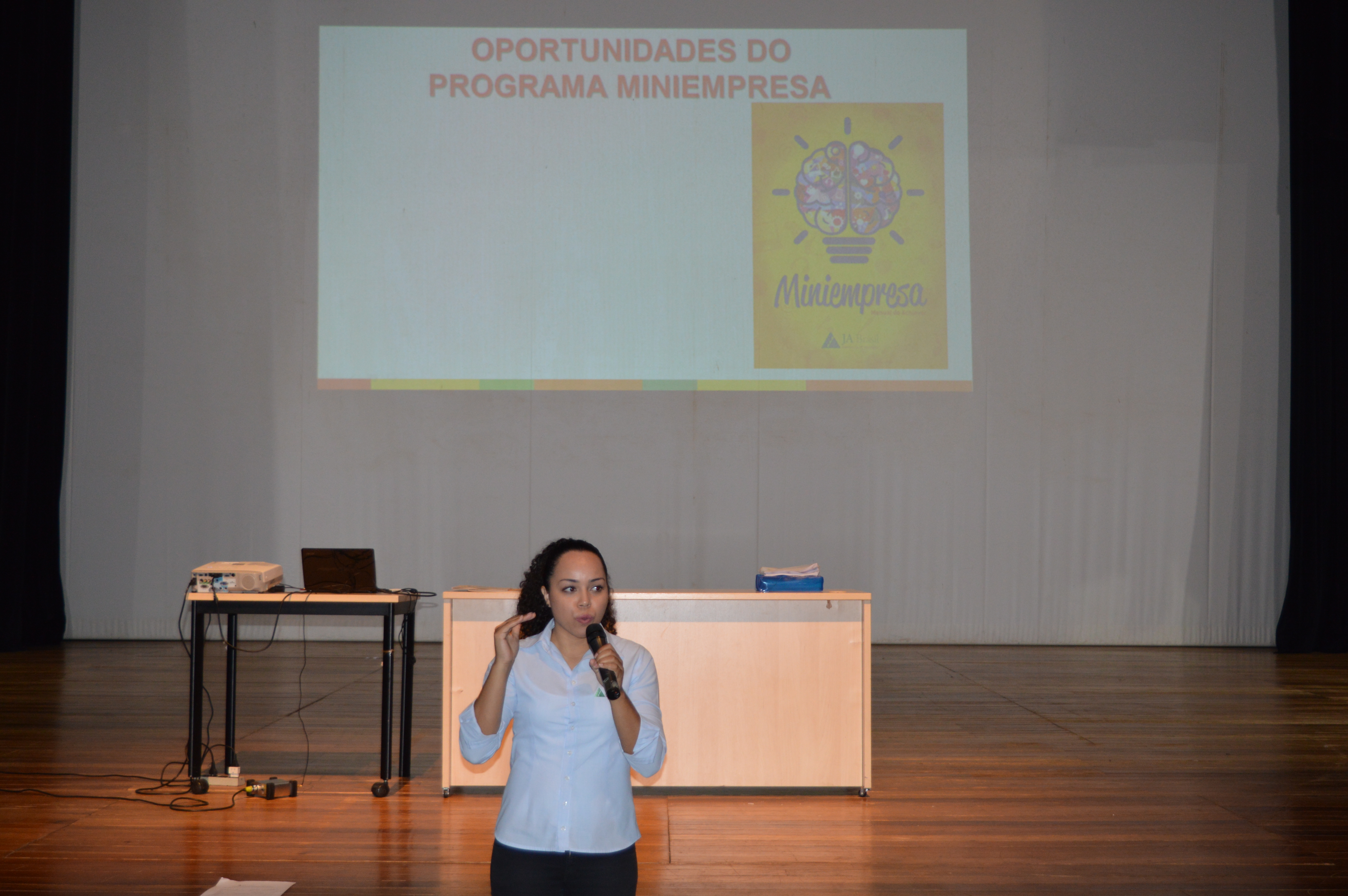 Palestra de apresentação do Programa Minempresa 2019 ocorreu na manhã de hoje, 21, no Teatro do IFG - Câmpus Goiânia.